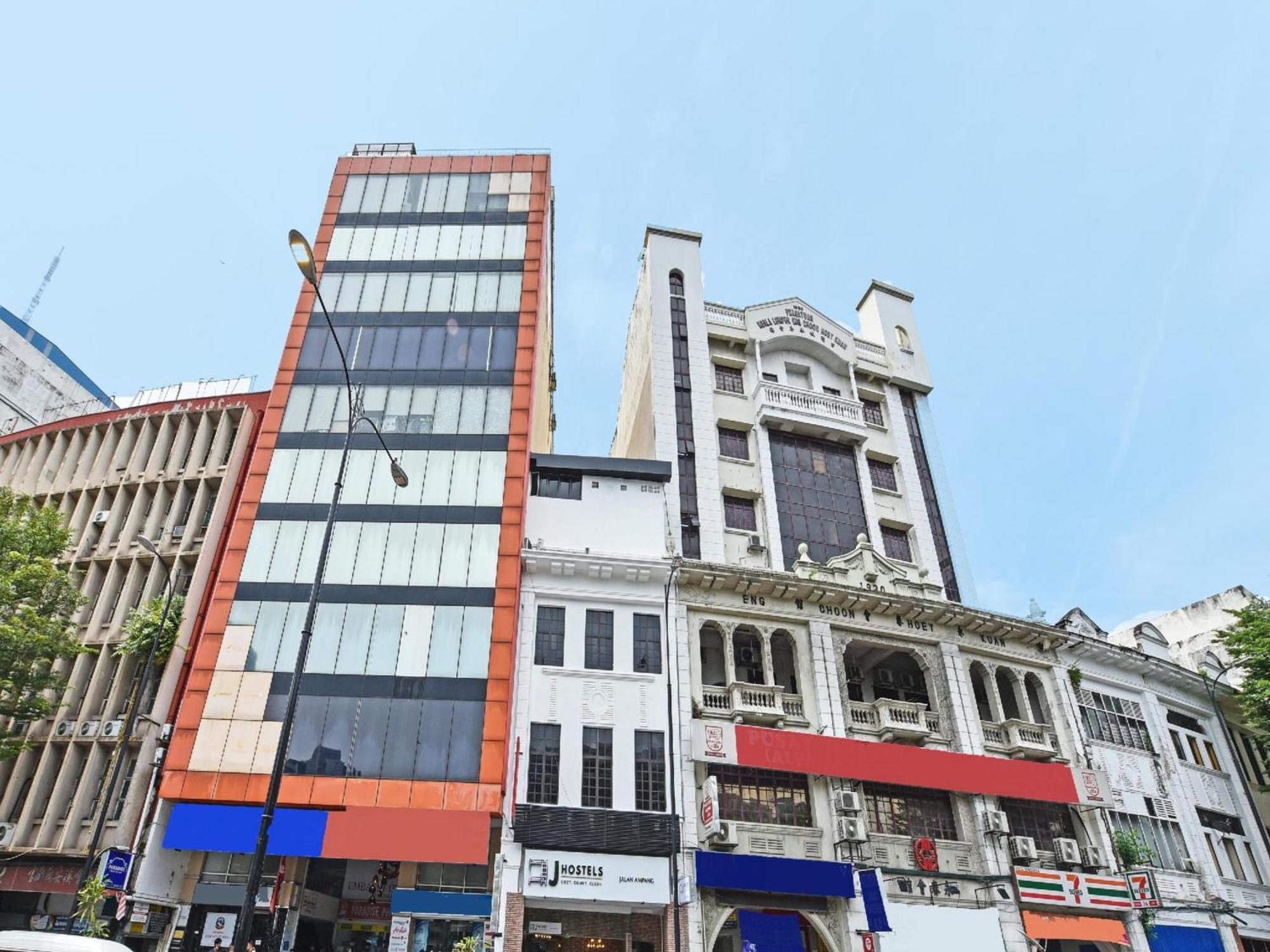 Super Oyo 90572 J Hotel Masjid India Куала Лумпур Екстериор снимка