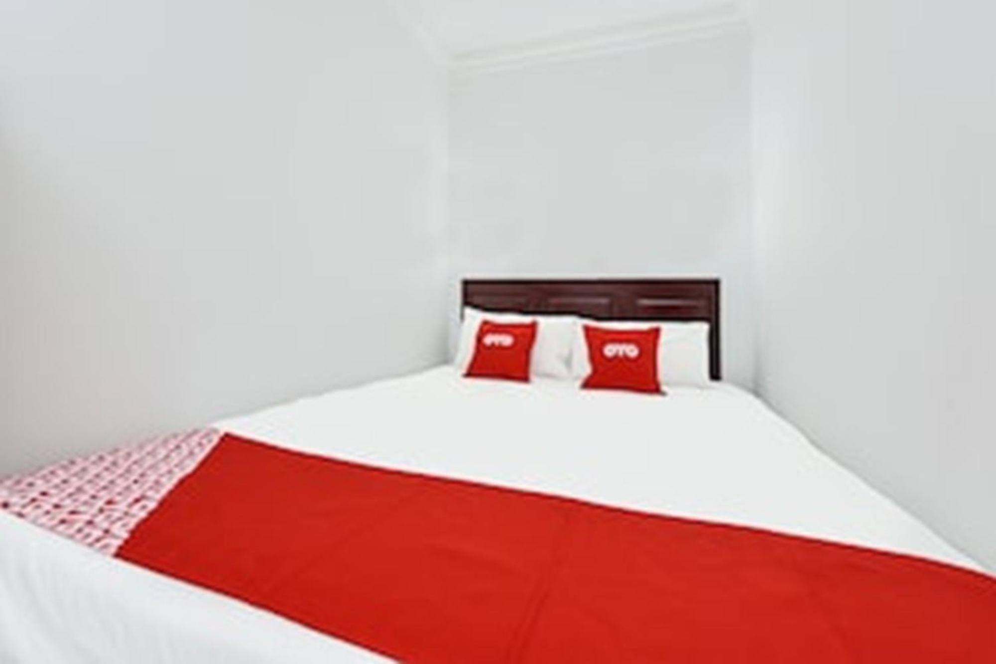 Super Oyo 90572 J Hotel Masjid India Куала Лумпур Екстериор снимка